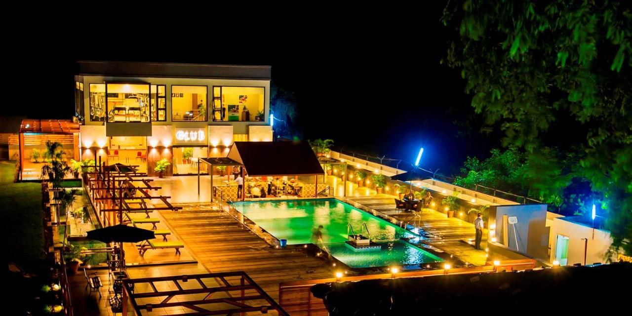 Hotel Vits Shalimar, Anklesvar Esterno foto